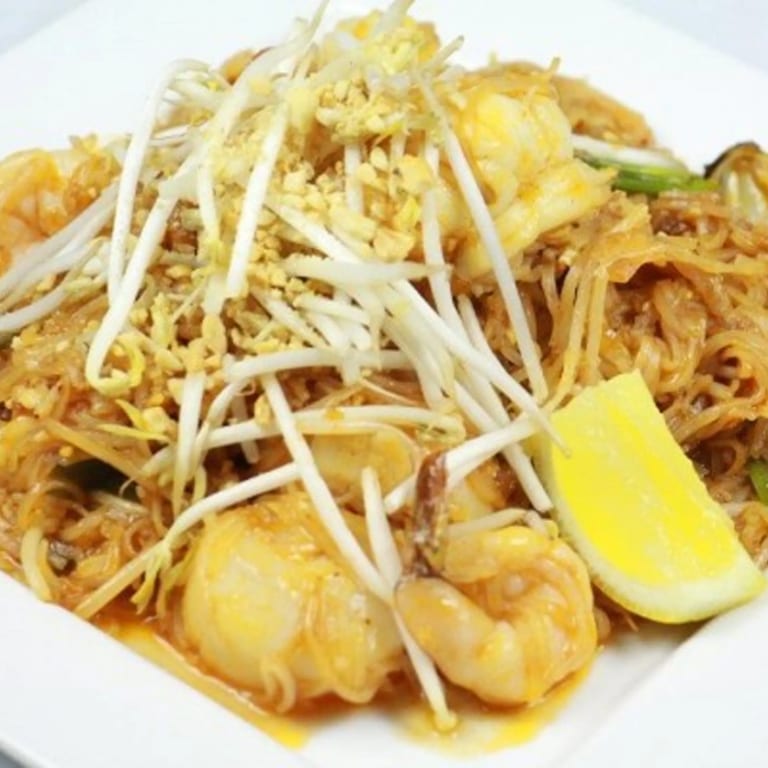 Fresh Seafood Delights: Thai, Sushi, and More